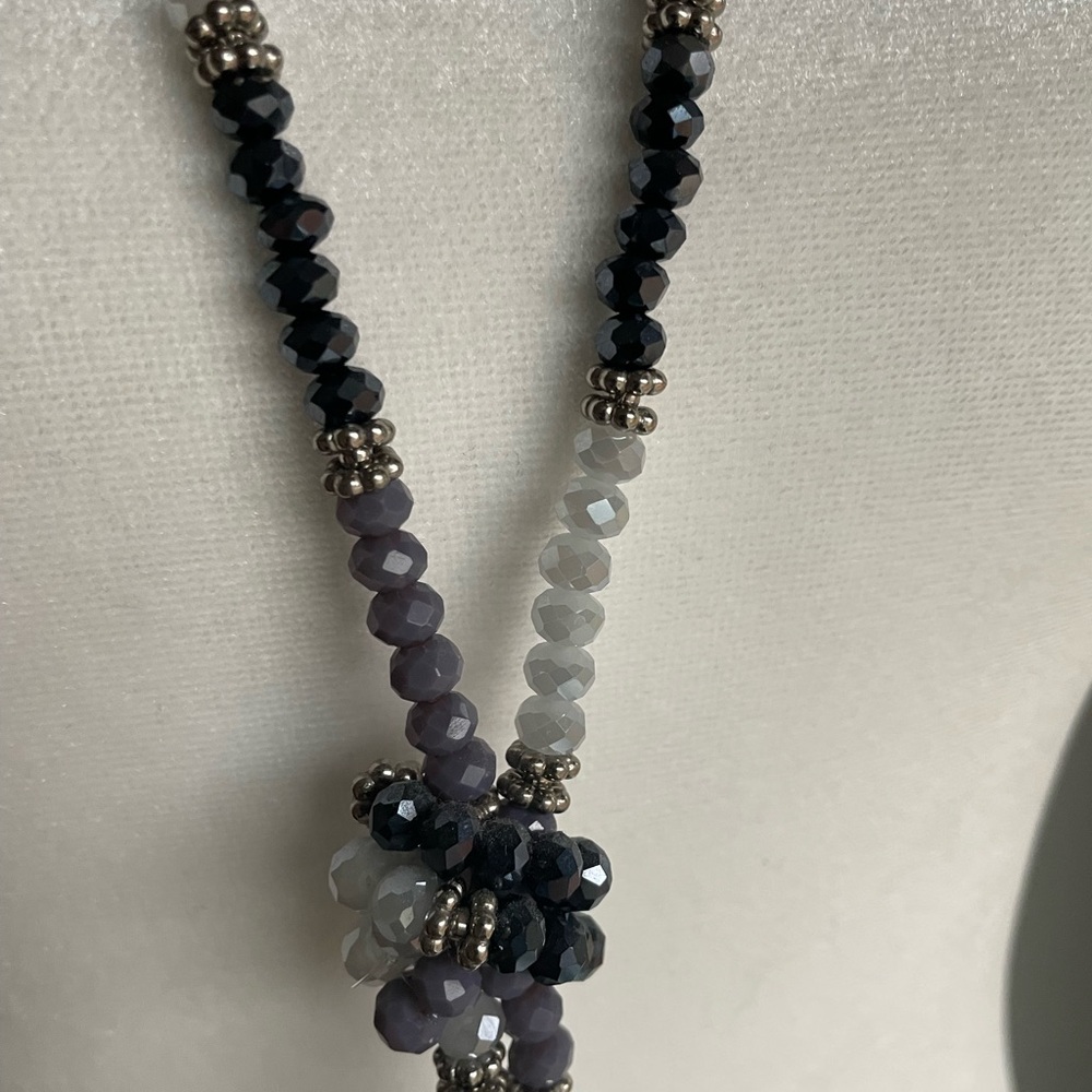 Vera Wang Silver Lariat Necklace with Blue, Grey, and Clear Beads - Picture 3 of 7